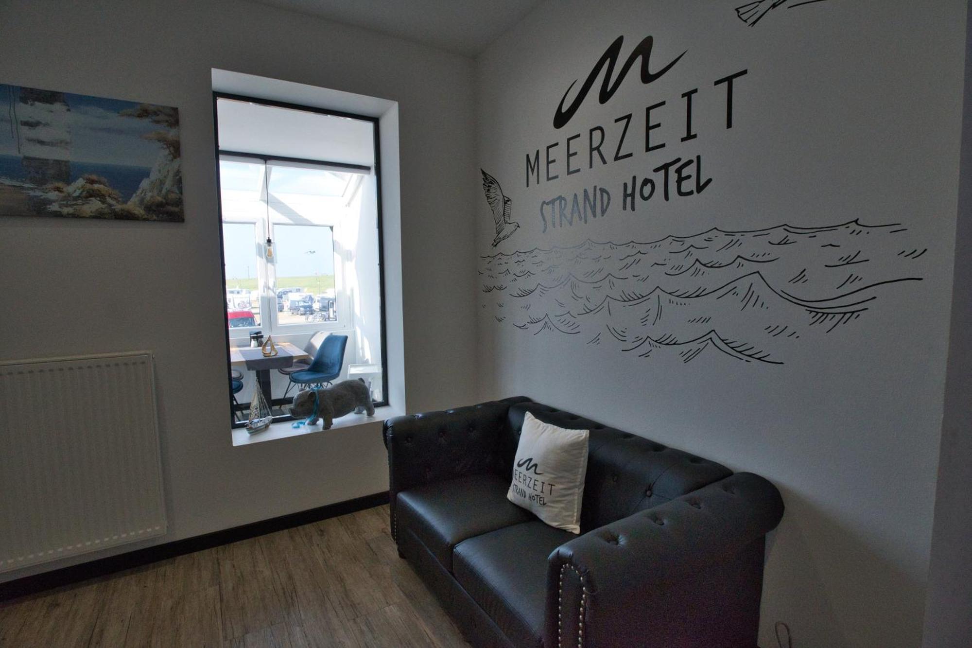 Meerzeit Strandhotel Neuharlingersiel Bagian luar foto