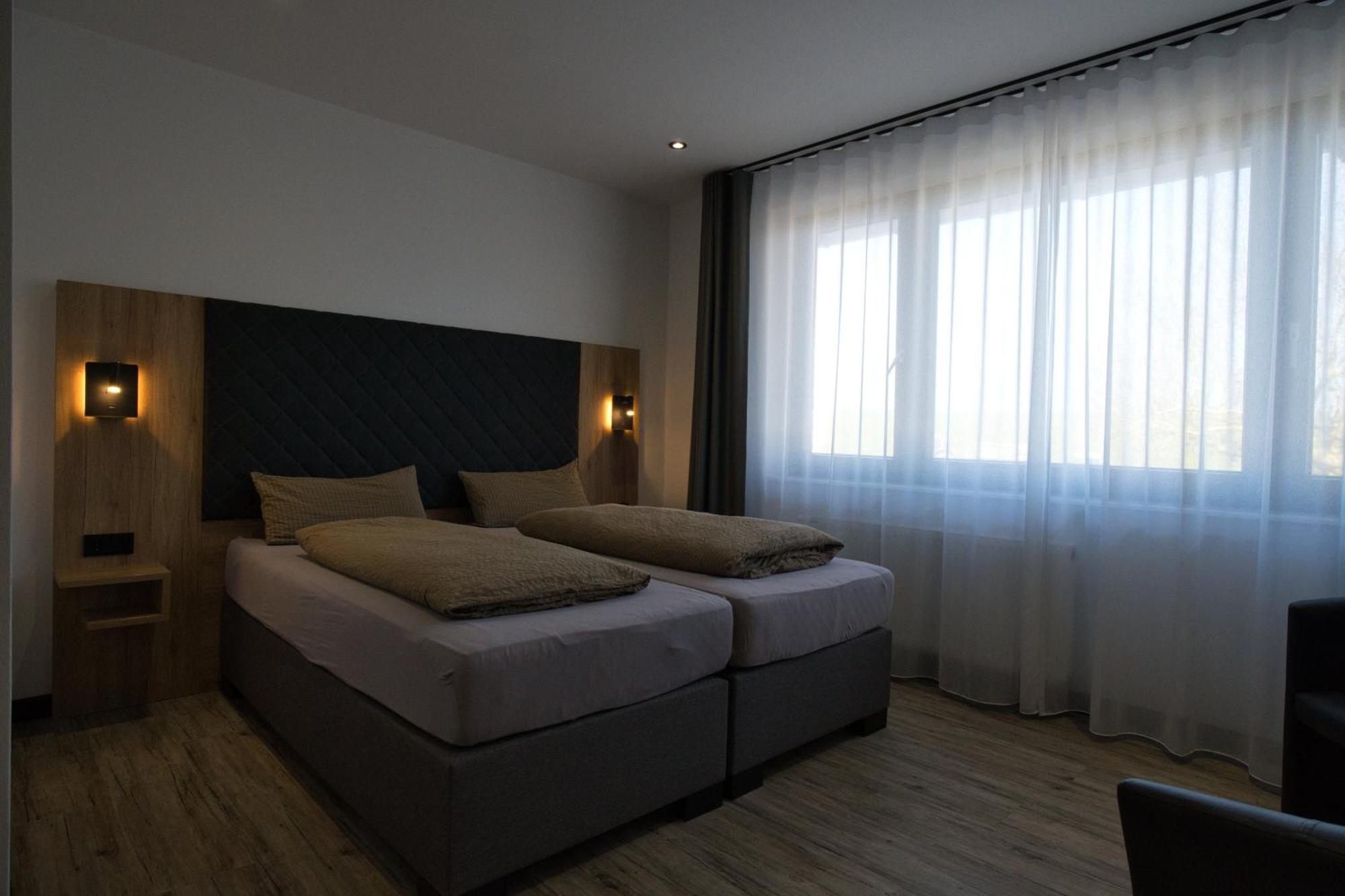 Meerzeit Strandhotel Neuharlingersiel Bagian luar foto